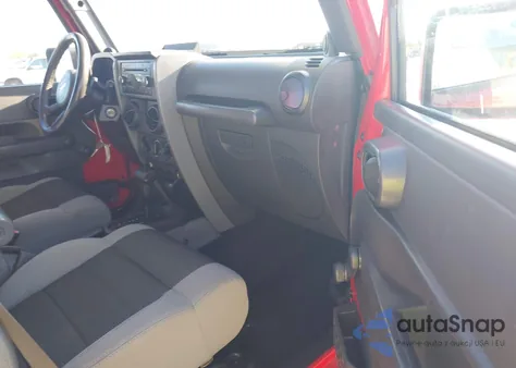 2007 Jeep Wrangler X z USA, uszkodzony, nr VIN 1J4GB39137L121582